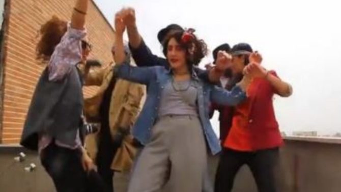 6 iraníes arrestados por bailar canción