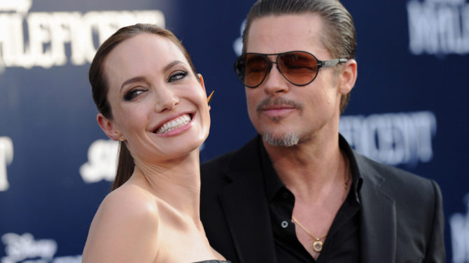 Angelina Jolie y Brad Pitt, By
