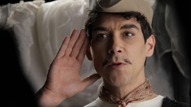 Cantinflas critica lente latino jack rico