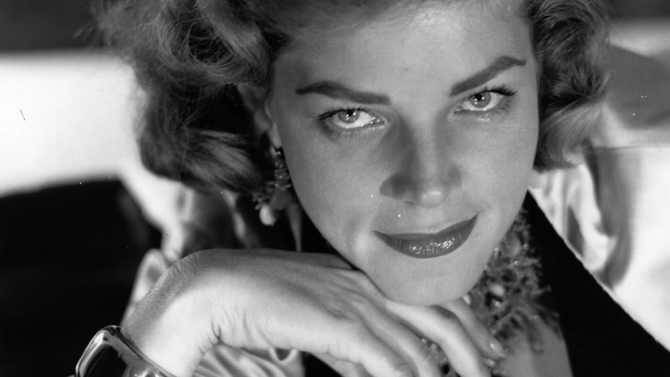 Lauren Bacall muere