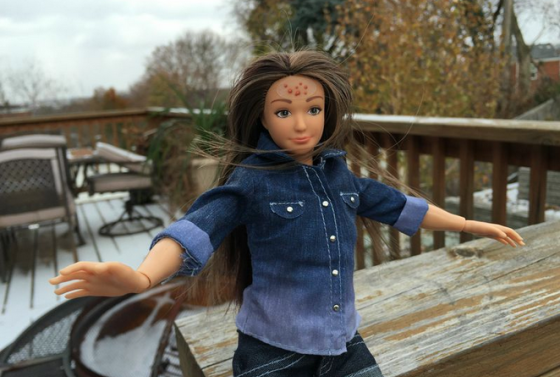 Diseñador crea 'Barbie normal' que viene