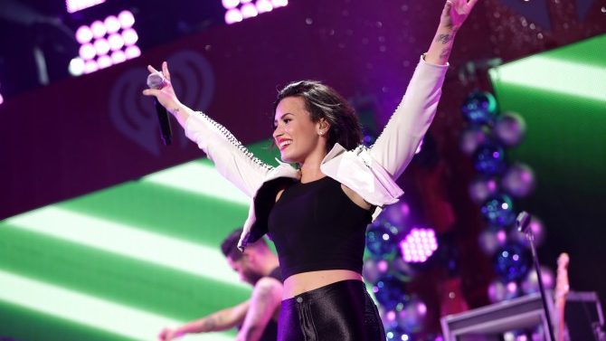 Demi Lovato Celebrate 4 years Sober