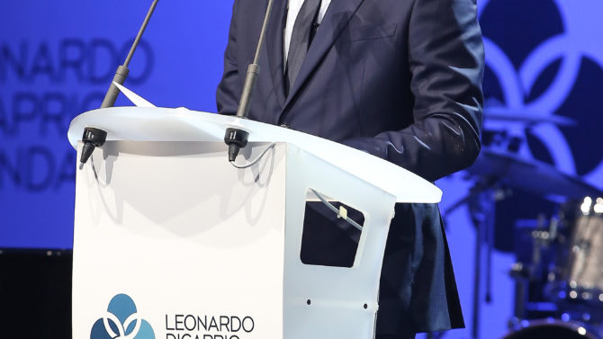 Leonardo DiCaprio dona 15 millones medio