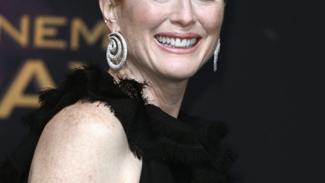 Julianne Moore Twitter