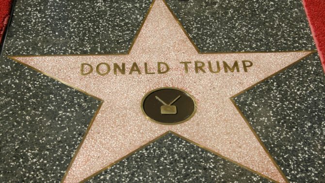 Vandalizan estrella de Donald Trump en