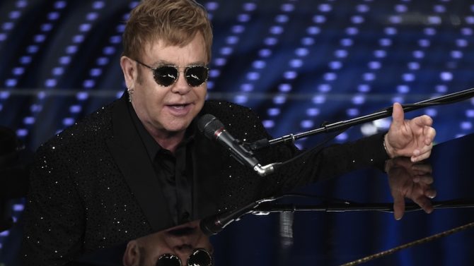 Elton John critica a Janet Jackson