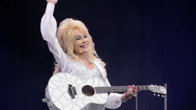 Dolly Parton to Perform With Katy