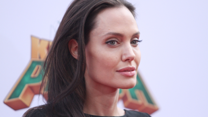 Angelina Jolie denuncia que la comunidad