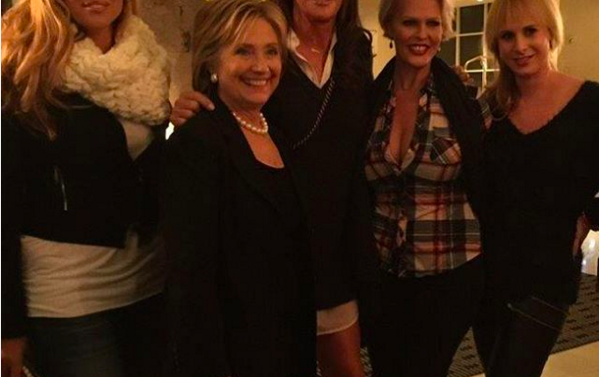 Caitlyn Jenner se reúne con Hillary