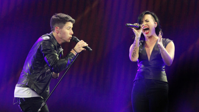 Demi Lovato y Nick Jonas cantarán