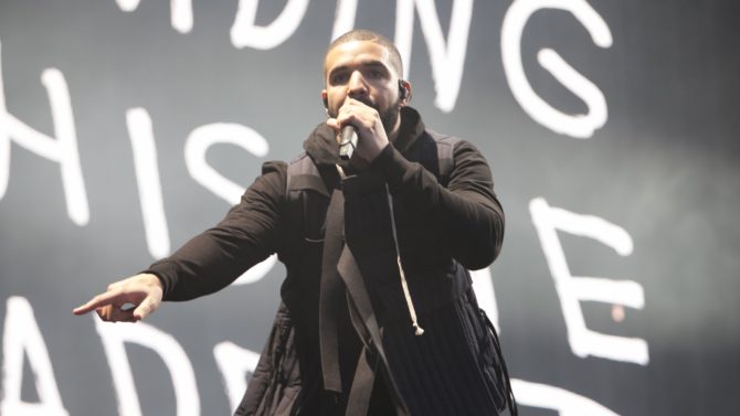 Drake revela lista de canciones de