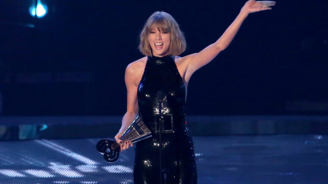 Taylor Swift iHeart Radio Music Awards,