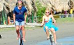 Shakira y Carlos Vives recorren Barranquilla