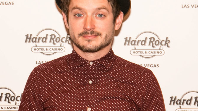 Elijah Wood dice que Hollywood tiene