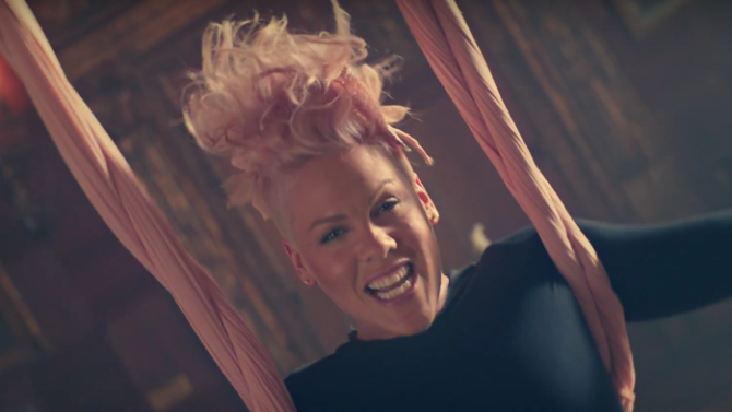 Pink estrena video de 'Just Like