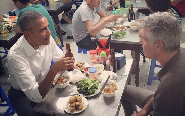 El presidente Obama cena con Anthony