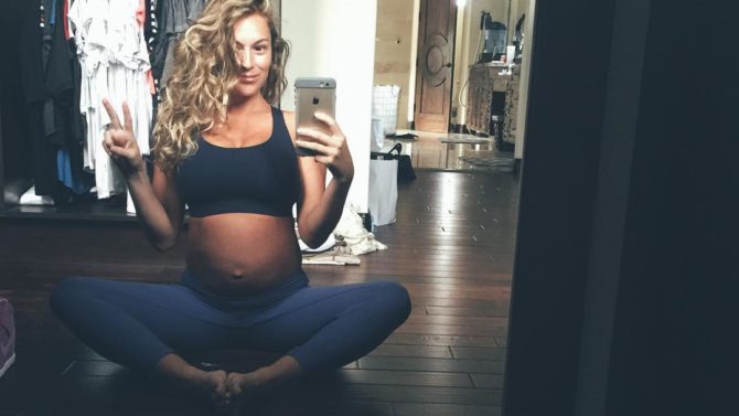 Alexa PenaVega comparte nueva foto de