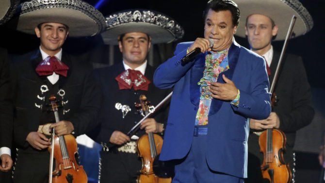Juan Gabriel domina listas de Billboard