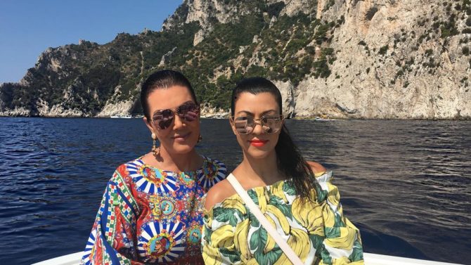 Kourtney Kardashian y Kris Jenner