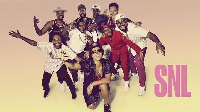 Bruno Mars interpreta '24K Magic' en