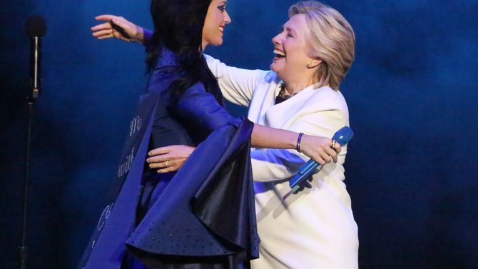 Katy Perry escribe mensaje Hillary Clinton